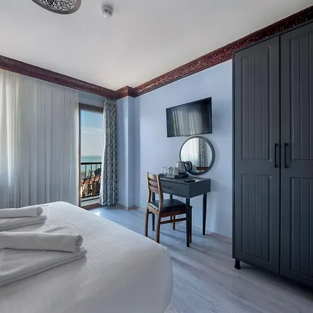 Hotel Mytra 3*